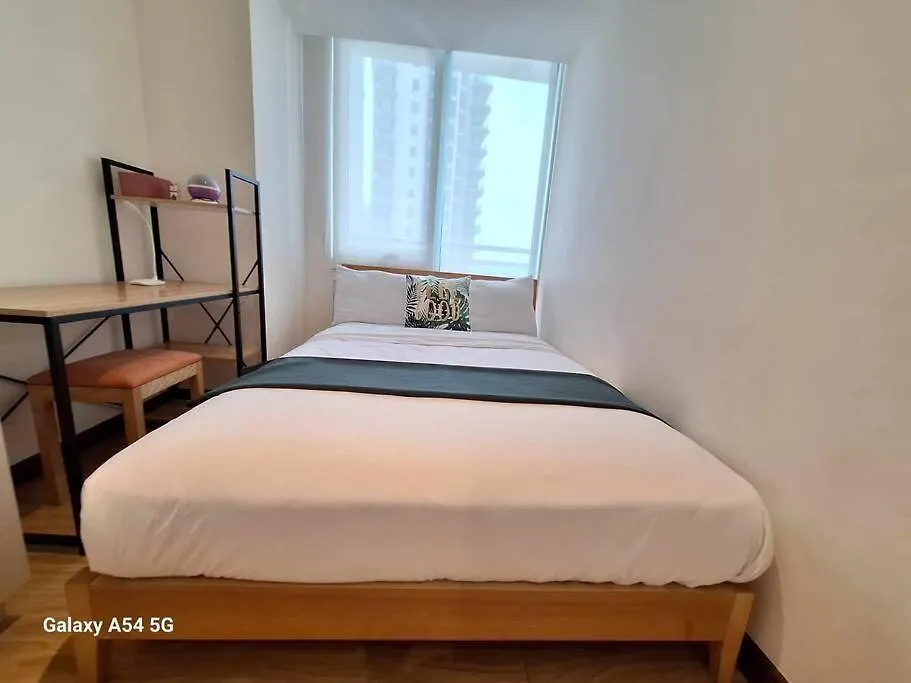 Apartment Resort Living 2Br Azure Urban Residences W/ Wi-Fi Paranaque City Philippines