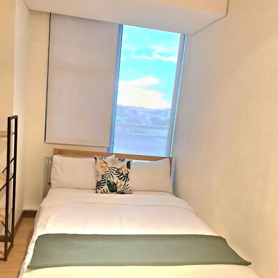 Resort Living 2Br Azure Urban Residences W/ Wi-Fi Paranaque City Philippines