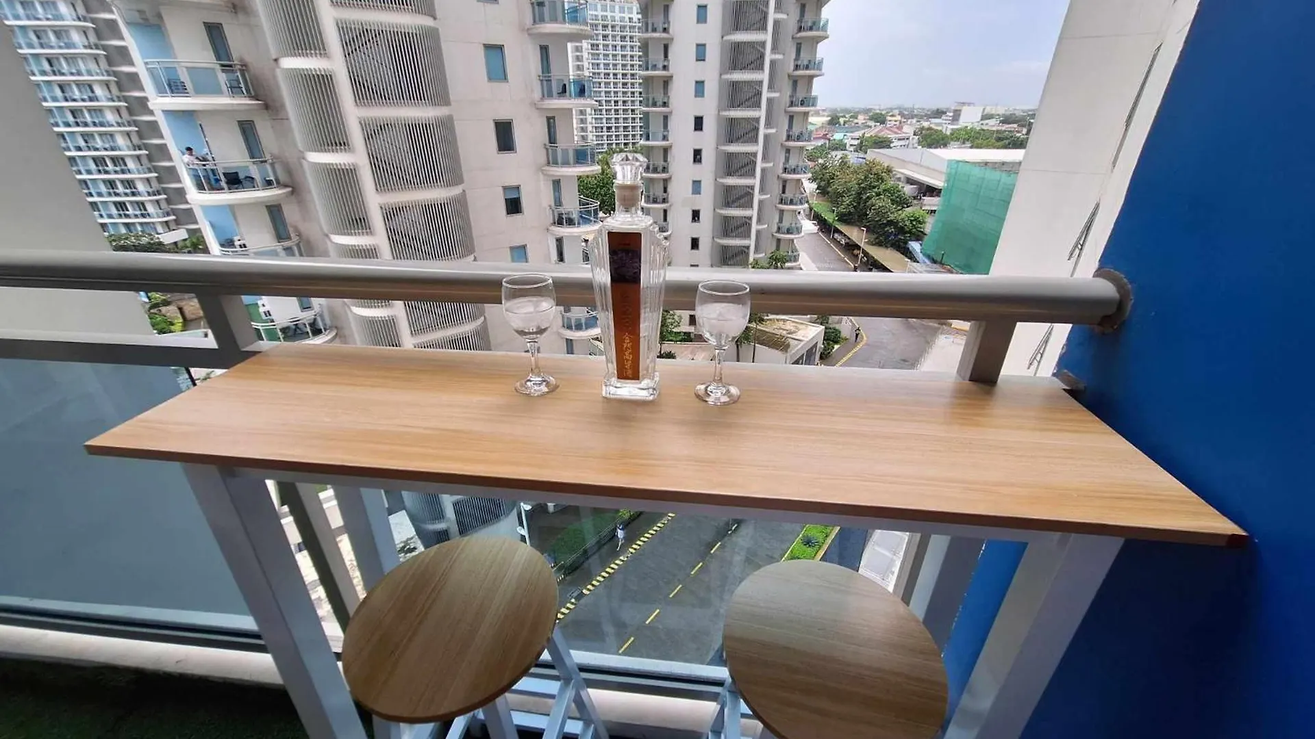 Apartment Resort Living 2Br Azure Urban Residences W/ Wi-Fi Paranaque City